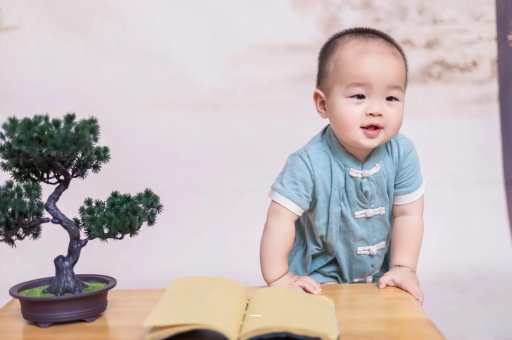 德清宝宝爱吐奶是什么原因